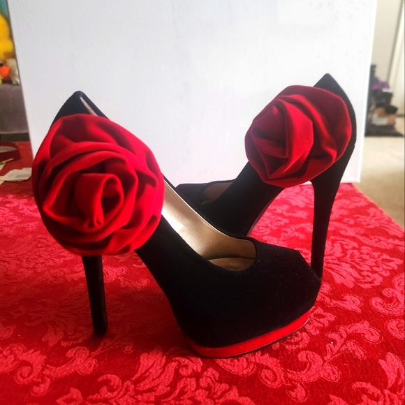 New black and red rose heels - Picture 1 of 4